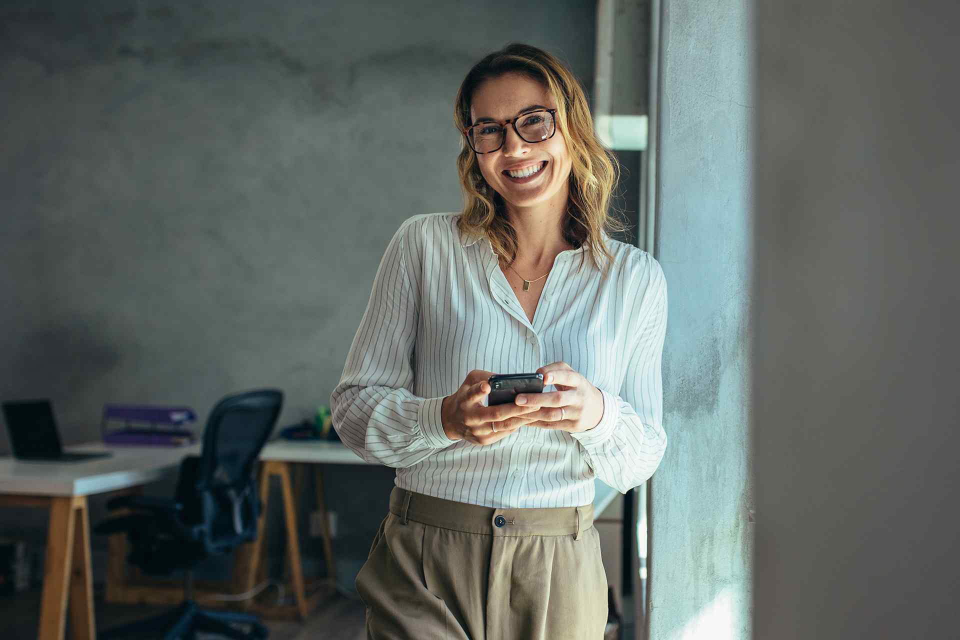 https://test1.antonia.md/wp-content/uploads/2020/09/fluid_hero_08.jpg